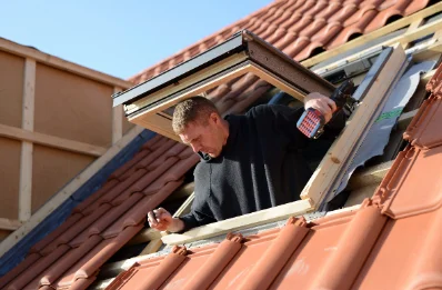 Pose de fenêtres de toit Velux à Pourchères